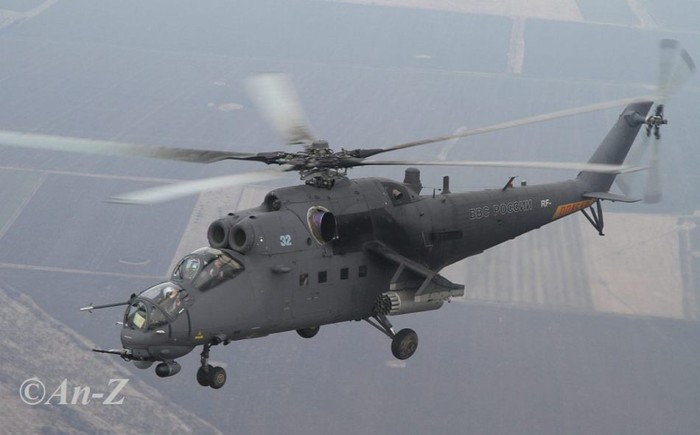 Mi - 35 cơ động trên bầu trời