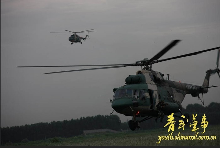 Huấn luyện đổ bộ trực thăng chống khủng bố