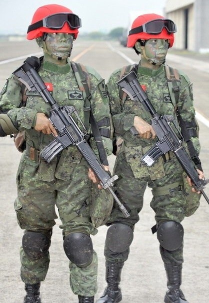 Nữ binh đặc công Đài Loan