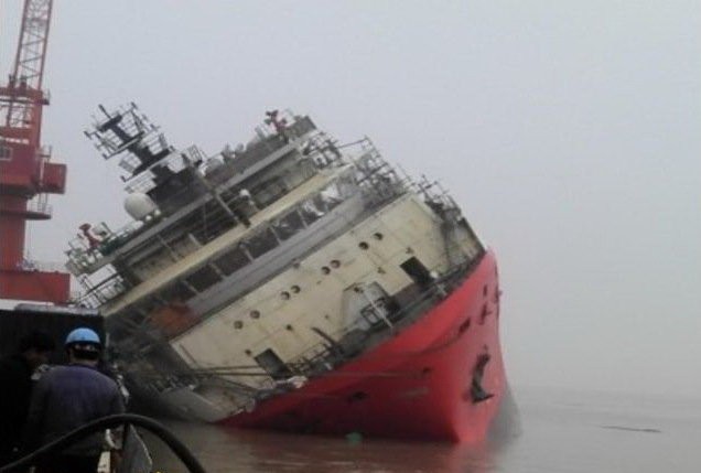 Tàu "Dầu khí Hải dương 682" bị nghiêng hôm hạ thủy 14/1/2012, đến ngày 19/1/2012 thì hạ thủy thành công
