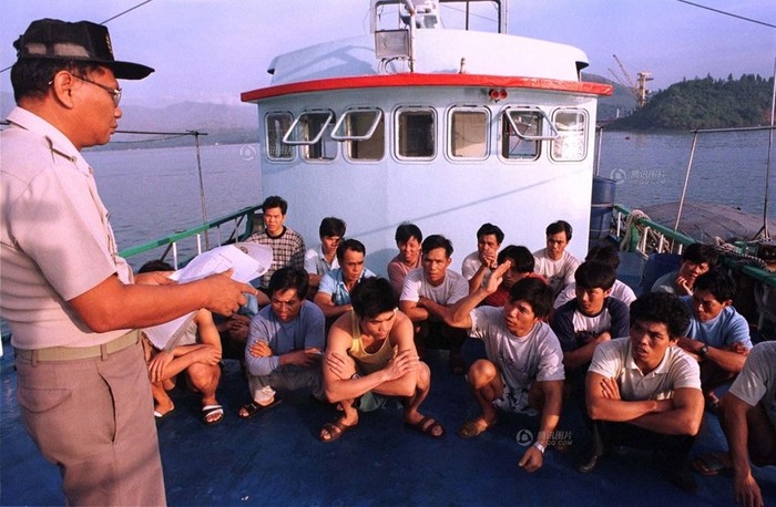 Hình tư liệu: Tàu cá Trung Quốc hoạt động tại Scarborough bị Philippines bắt năm 1997 được TQ sử dụng để "tố cáo" Philippines