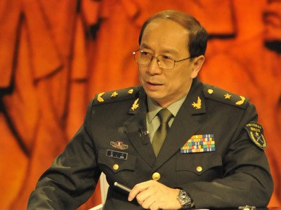 Kim Nhất Nam, thiếu tướng, cũng xuất hiện nhiều trên các phương tiện truyền thông nhà nước Trung Quốc xung quanh căng thẳng trên bãi Scarborough bằng cách "dọa" Philippines mấy câu