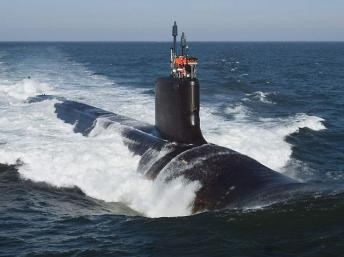 Tàu ngầm tấn công USS North Carolina của Mỹ bất thình lình nổi lên mặt nước cảng Subic gần Scarborough