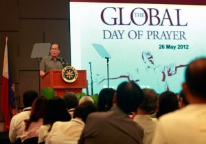 Tổng thống Philippines Aquino III chủ trì buổi lễ Toàn cầu cầu nguyện năm 2012 tại Greenhills