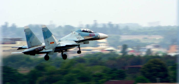 Năm 2010 Việt Nam ký hợp đồng mua 12 chiếc Su-30MKV của Nga, Malaysia và một số nước Đông Nam Á khác cũng đặt hàng các chiến đấu cơ dòng Su-27, Su-30 của Nga nên Moscow dự đinh mở xưởng sữa chữa, nâng cấp máy bay dòng Su tại Việt Nam để phục vụ thị trường Đông Nam Á