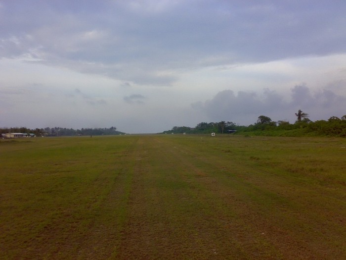 Sân bay quân sự trên đảo Thị Tứ trong quần đảo Trường Sa thuộc chủ quyền Việt Nam do Philippines chiếm đóng và xây dựng trái phép