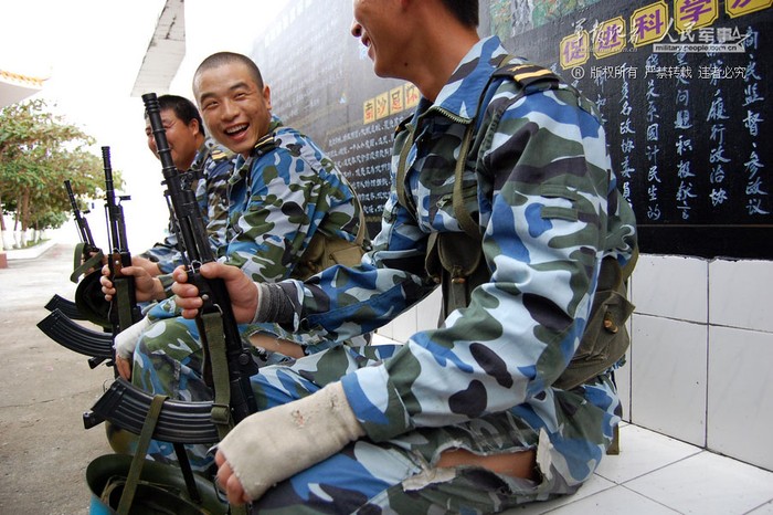 Binh lính Trung Quốc đồn trú trái phép ở khu vực quần đảo Trường Sa