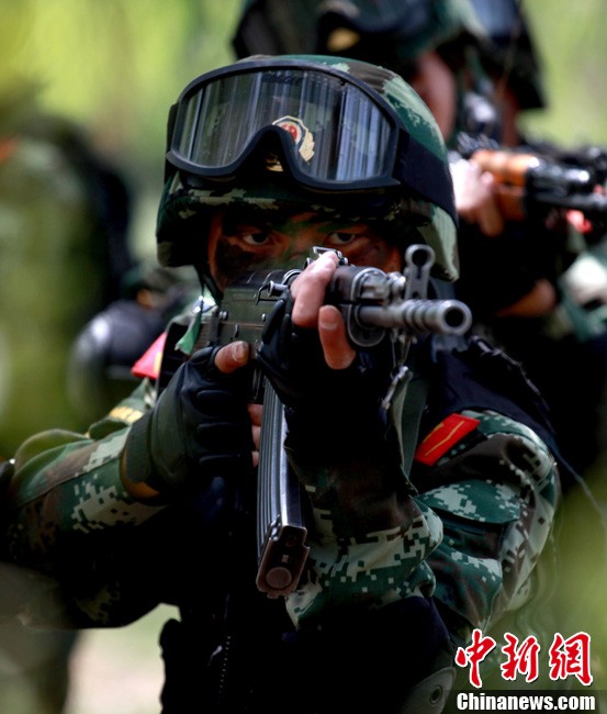 Trang bị của cảnh sát vũ trang Trung Quốc