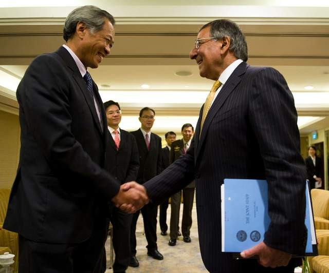 Bộ trưởng Quốc phòng Mỹ gặp người đồng nhiệm phía Singapore, ông Ng En Hen