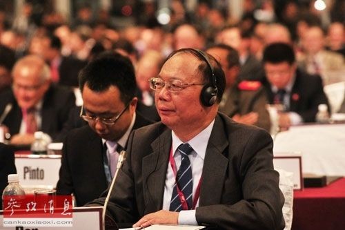 Ông Nhiệm Hải Tuyền dẫn đầu đoàn Trung Quốc dự đối thoại Shangri-La mà không phải Bộ trưởng Quốc phòng như năm ngoái, hoặc chí ít là Phó tổng tham mưu trưởng như 4 năm về trước khiến dư luận đặt câu hỏi về mục đích, động cơ hạ cấp độ trưởng đoàn của Bắc Kinh vào phút chót