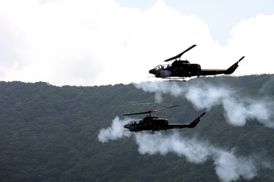 Trực thăng vũ trang Đài Loan nhả đạn