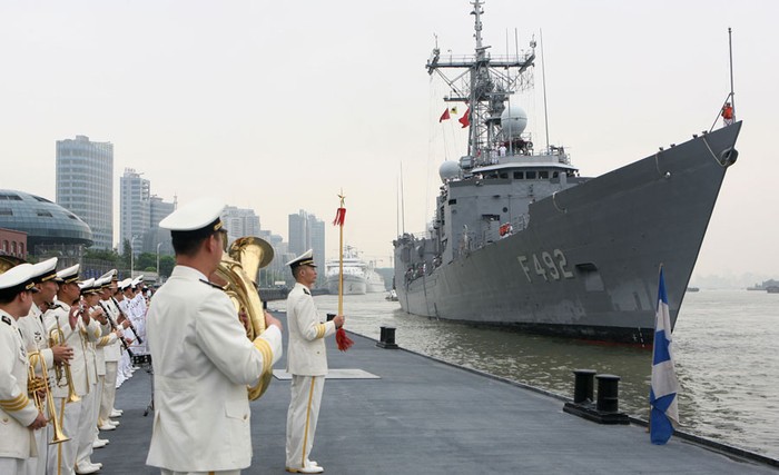 Hải quân Trung Quốc đón tàu hộ vệ tên lửa GEMLIK của Thổ Nhĩ Kỳ ghé thăm