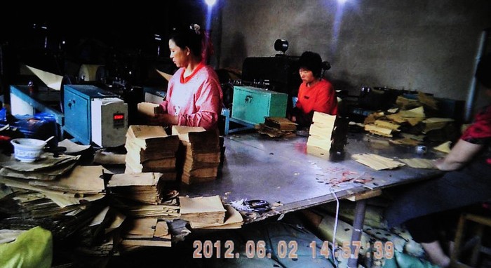 Do nhu cầu lớn, những xưởng sản xuất túi tẩm thuốc trừ sâu bọc trái cây Trung Quốc mọc lên như nấm sau mưa >> XEM CHI TIẾT TẠI ĐÂY