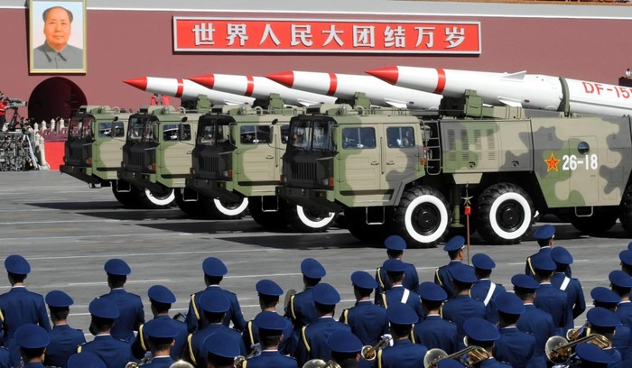 Tên lửa Đông Phong 15B tham gia diễu binh trên quảng trường Thiên An Môn