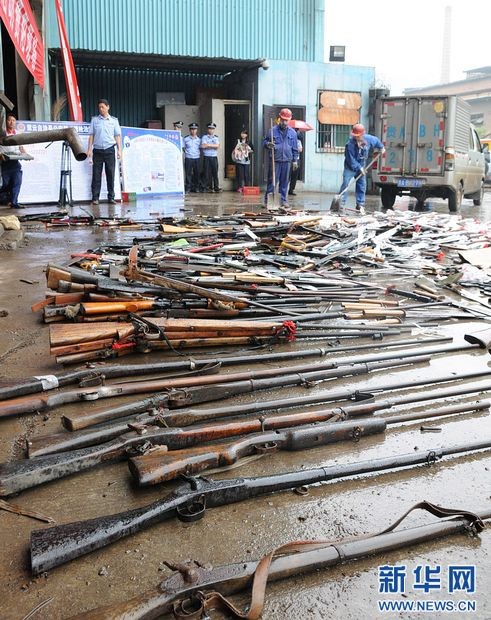 Riêng tỉnh Quý Châu, Trung Quốc đã thu giữ và tiêu hủy 5567 khẩu súng