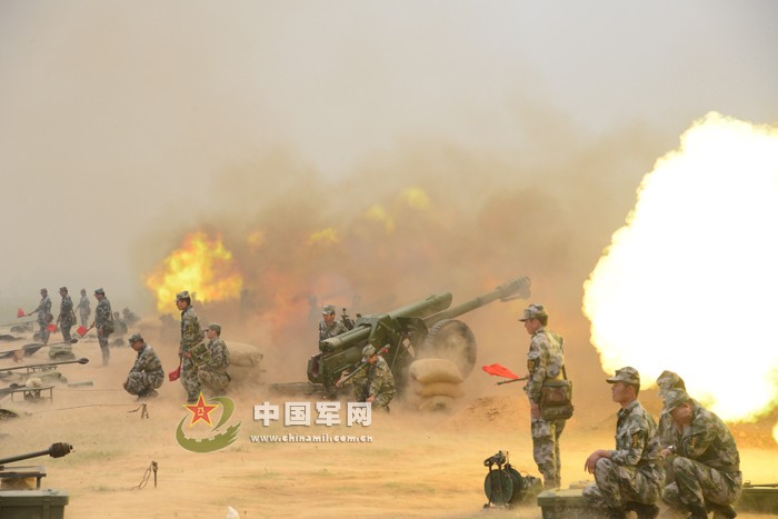 Lực lượng trọng pháo khối các trường sĩ quan Trung Quốc đồng loạt khai hỏa