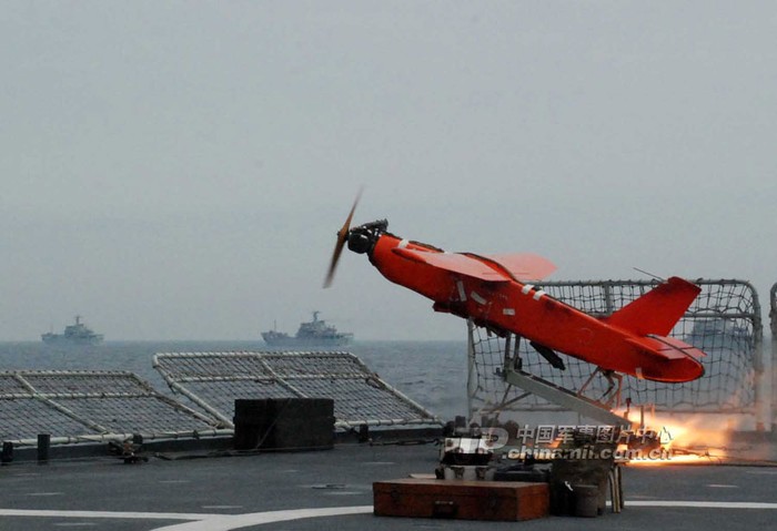 Máy bay trinh sát không người lái sử dụng dàn phóng lắp đặt trên tàu chiến