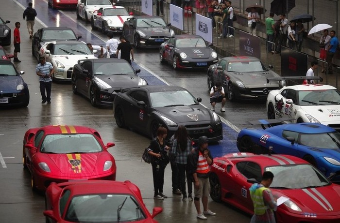 Gần 500 siêu xe tập trung về Thượng Hải đúng dịp tết Đoan Ngọ