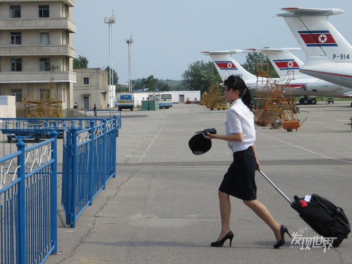 Một nữ tiếp viên hàng không Bắc Triều Tiên vừa hoàn thành nhiệm vụ
