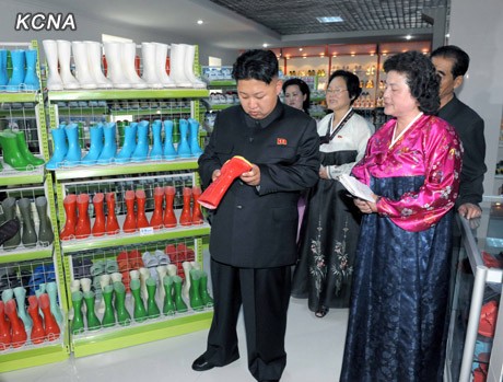 Xem xét các sản phẩm ủng nhựa do Triều Tiên sản xuất