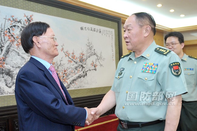 Ông Lương Quang Liệt đưa ra thông điệp cứng rắn với Bình Nhưỡng khi tiếp đoàn tướng lĩnh hưu trí quân đội Hàn Quốc thăm Bắc Kinh hôm 19/6 vừa qua