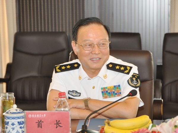 Cựu Chính ủy hạm đội Nam Hải trung tướng Hoàng Gia Tường vừa nghỉ hưu ở tuổi 63