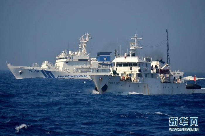 Tàu Cảnh sát biển Nhật Bản áp sát tàu Ngư chính Trung Quốc khi 3 tàu này tìm cách tiếp cận đảo Senkaku