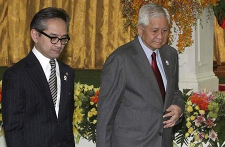 Ngoại trưởng Indonesia và Philippines trao đổi về việc đoàn kết nội khối ASEAN trong vấn đề biển Đông