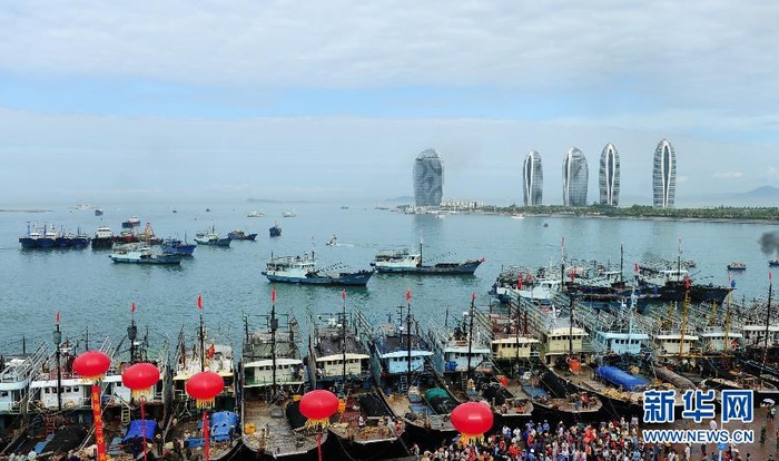 Neo đậu tại cảng Tam Á, giới chức Trung Quốc tranh thủ tuyên truyền như một sự kiện chính trị chứ không đơn thuần là hoạt động đánh cá trộm trên biển Đông