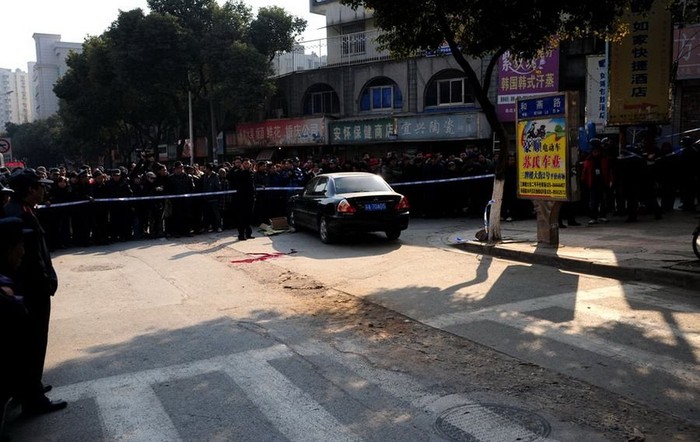 Rất nhiều người dân Trung Quốc phẫn nộ trước hành vi giết người dã man của Chu Khắc Hoa