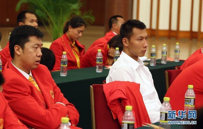 Vận động viên đoàn thể thao Trung Quốc dự lễ mừng công