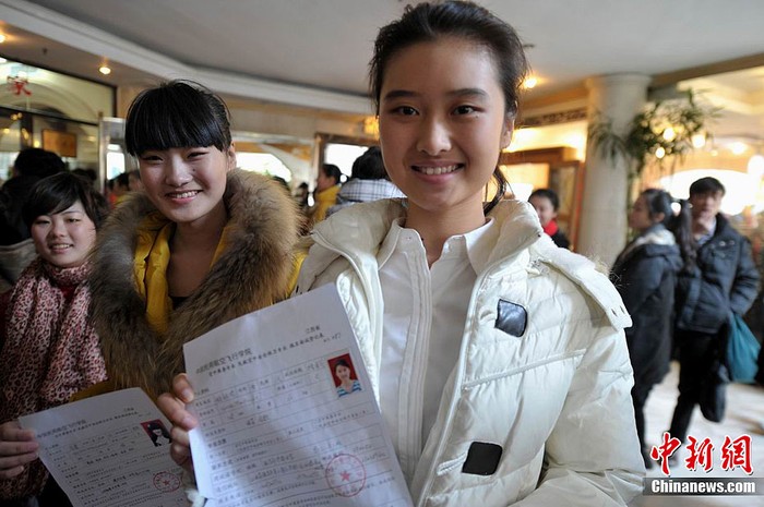 Những cô gái "9x" nộp đơn dự tuyển nữ tiếp viên hàng không Trung Quốc