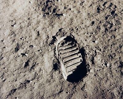 Dấu chân nhà du hành vũ trụ Neil Armstrong để lại trên mặt trăng