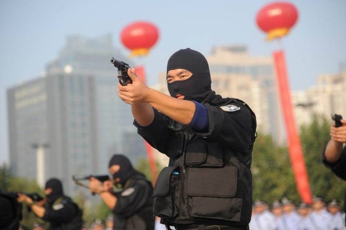 Cảnh sát vũ trang Trịnh Châu