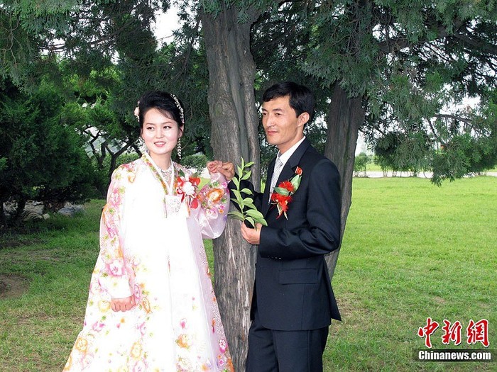 Một đôi uyên ương Bắc Triều Tiên quyết định tổ chức lễ cưới vào dịp Quốc khánh