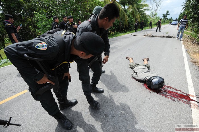 Cảnh sát Thái Lan phát hiện một đồng nghiệp của mình bị các phần tử khủng bố có vũ trang bắn chết hôm 11/10 tại tỉnh Narathiwat