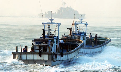 Tàu cá Trung Quốc thường xuyên hoạt động tại biển Hoàng Hải và được cho là đã xâm nhập bất hợp pháp và đánh bắt trộm tại vùng biển của Bắc Triều Tiên và Hàn Quốc (ảnh minh họa)