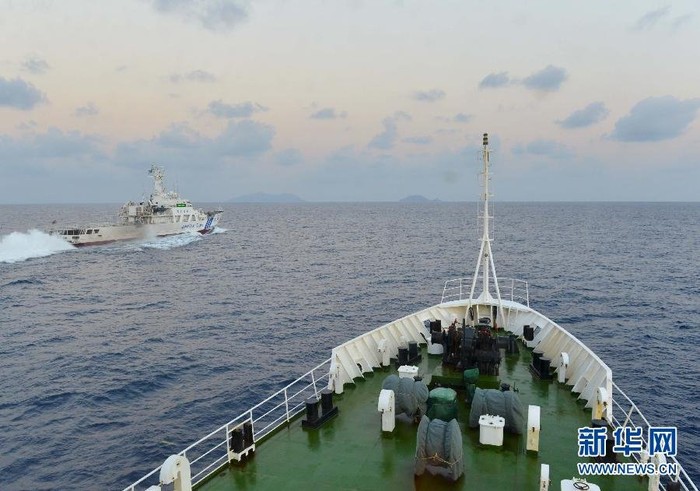 Tàu Hải giám Trung Quốc và tàu Cảnh sát biển Nhật Bản kèm nhau sát nách trên vùng biển phụ cận nhóm đảo Senkaku