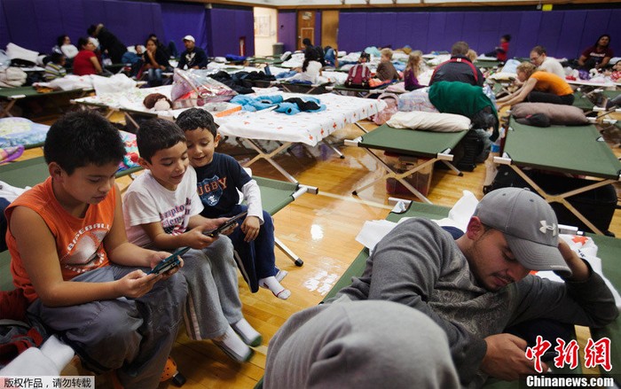 Hàng vạn người dân Mỹ được sơ tán đến nơi an toàn tránh bão