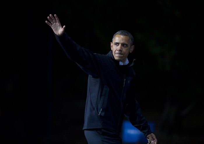 Barack Obama vẫy tay chào cử tri
