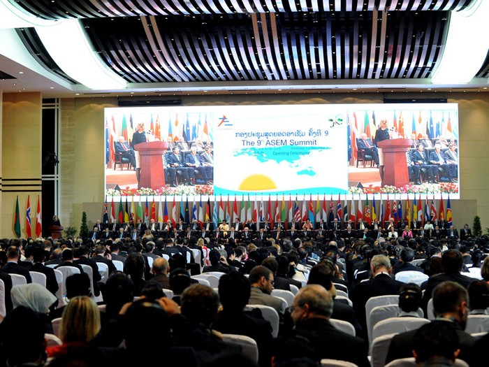 Quang cảnh hội nghị ASEM 9