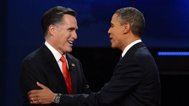 Hai đối thủ đang hồi hộp chờ đợi kết quả bầu cử Tổng thống Mỹ 2012