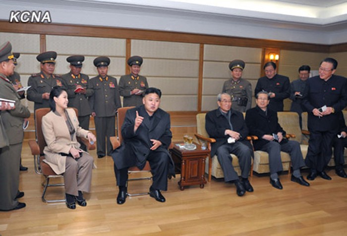 Kim Jong-un chỉ đạo các thuộc cấp