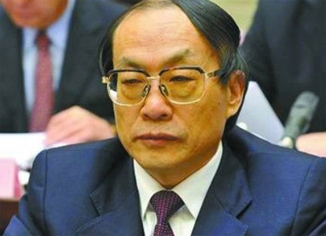 Lưu Chí Quân, cựu Bộ trưởng Bộ Đường Sắt bị cách mọi chức vụ và khai trừ đảng năm 2011 do những sai phạm nghiêm trọng và nhận hối lộ