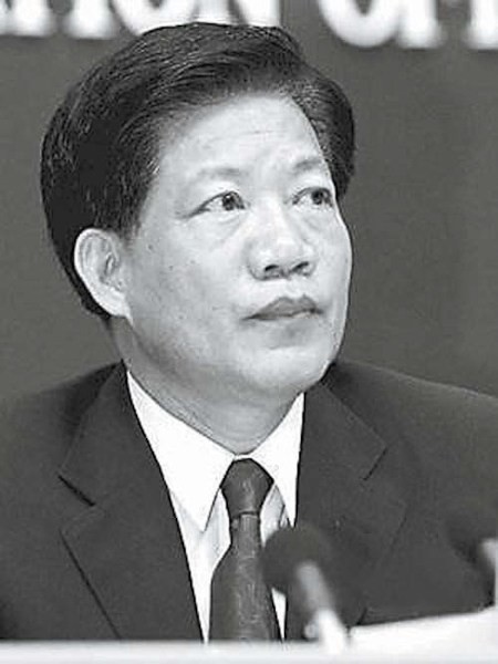 Trịnh Tiểu Du, nguyên Cục trưởng Cục Quản lý Dược Trung Quốc bị tử hình năm 2007 với tội danh nhận hối lộ