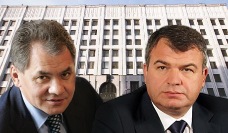 Thống đốc Moscow Sergai Shoigu (trái) được bổ nhiệm làm Bộ trưởng Quốc phòng thay thế ông Anatoly Serdyukove
