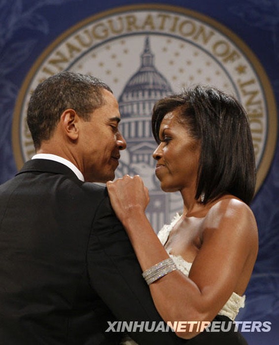 Vợ chồng nhà Obama thường xuyên bên nhau mỗi khi xuất hiện trước công chúng