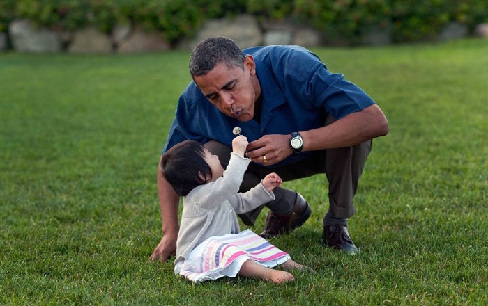 Barack Obama và trẻ nhỏ