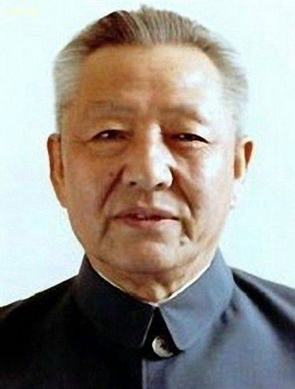 Ông Tập Trọng Huân (1913-2002), một trong những khai quốc công thần của Trung Quốc, nguyên Phó Chủ tịch thường trực Quốc hội, Phó thủ tướng Quốc vụ viện