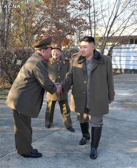 Các tướng lĩnh cấp cao Bắc Triều Tiên tháp tùng Kim Jong-un thị sát